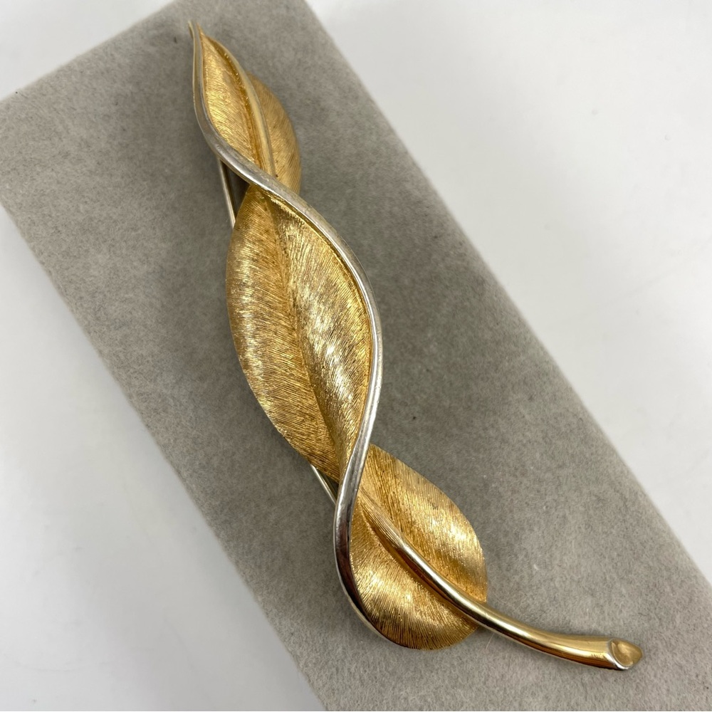 Vintage Monet Gold Tone Brooch Pin Twist Leaf 4” Long Statement Stunning